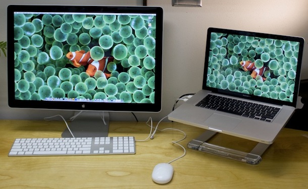 macbook-pro-with-external-monitor.JPG