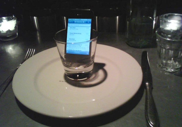 iphone-reception-boost-glass
