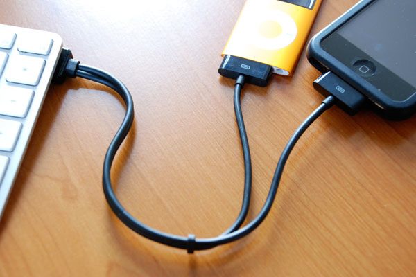 sync-ipad-iphone-same-time Sync iPhone and iPad at the same time with a single cable