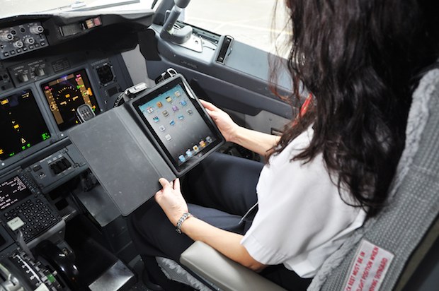 ipad-flight-manual-alaska-air iPad becomes a flight manual on Alaska Air