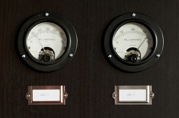analog-cpu-meters Analog CPU meters