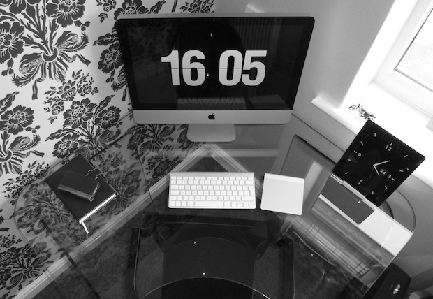 Minimal iMac and iPad desk setup