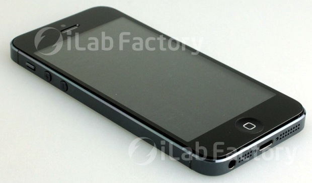 photo of alleged iPhone 5 assembled
