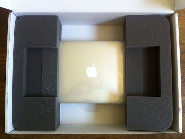 macbook-air-refurb-box MacBook Air refurbished box opening