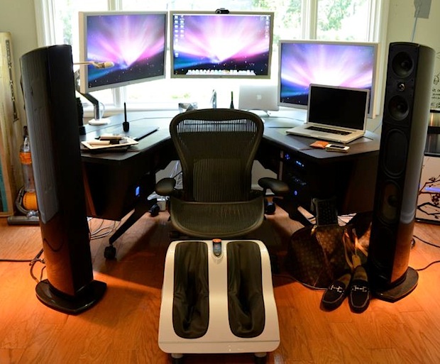 mac-pro-setup-ceo The Mac Pro setup of a CEO